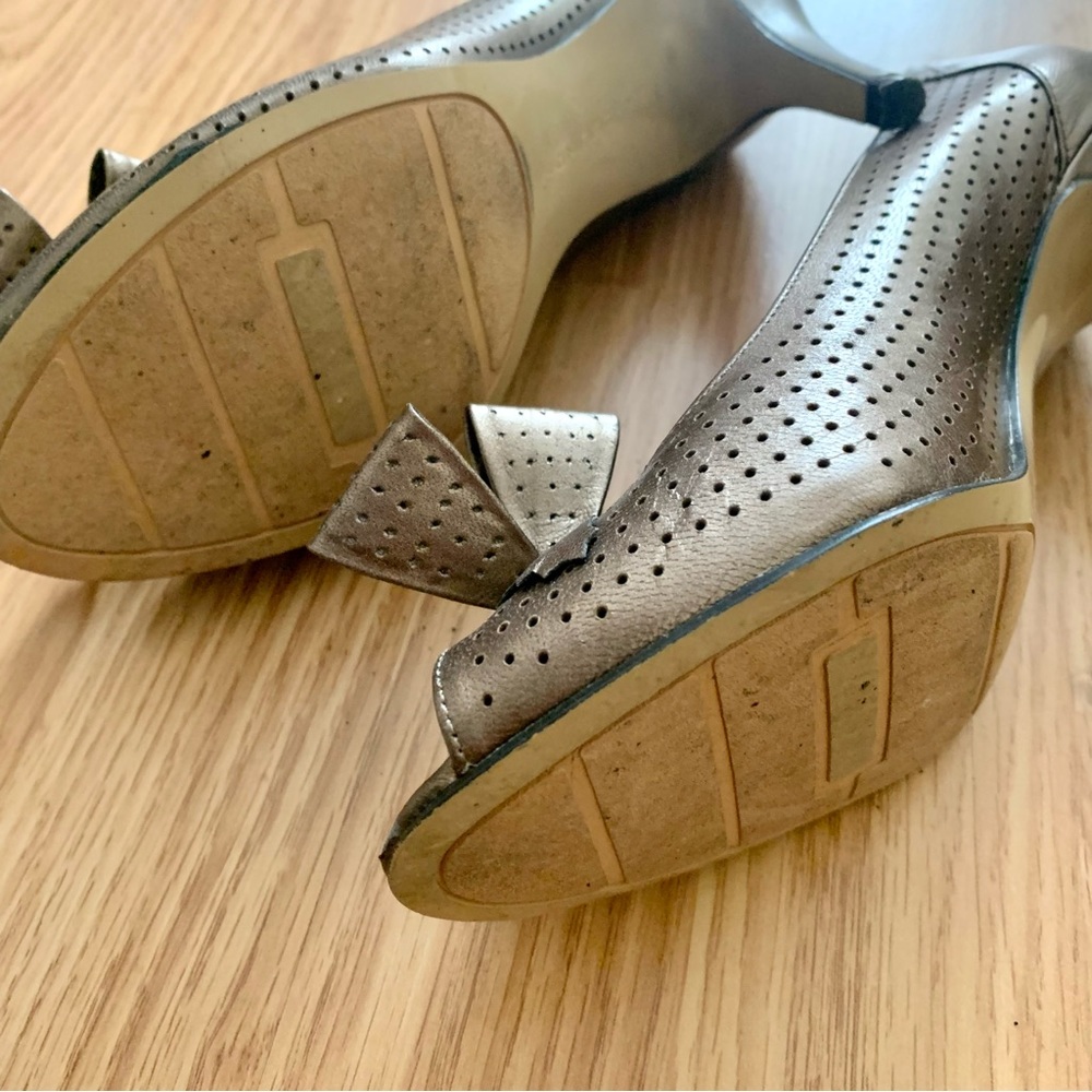 ✨4/$25✨ Metallic Brown Bandolino Heels - Size 7 - Picture 7 of 10